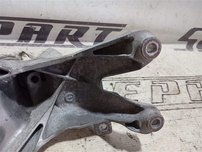 Кронштейн опоры двигателя Audi A4 2009 B8