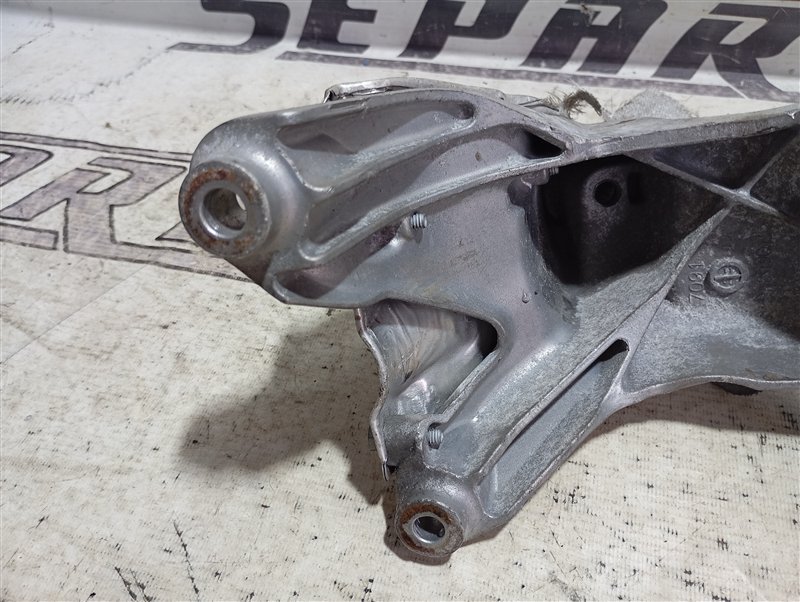 Кронштейн опоры двигателя Audi A4 2009 B8