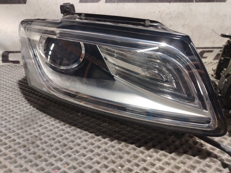 Фары Audi Q5 2012 8R