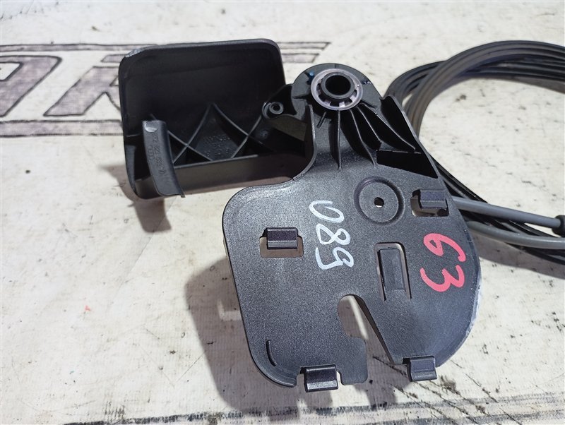 Трос открывания капота Audi Q5 2012 8R