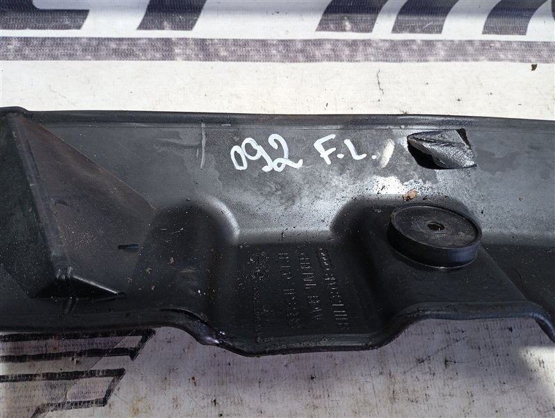 Пыльник крыла Audi A3 2009 8P