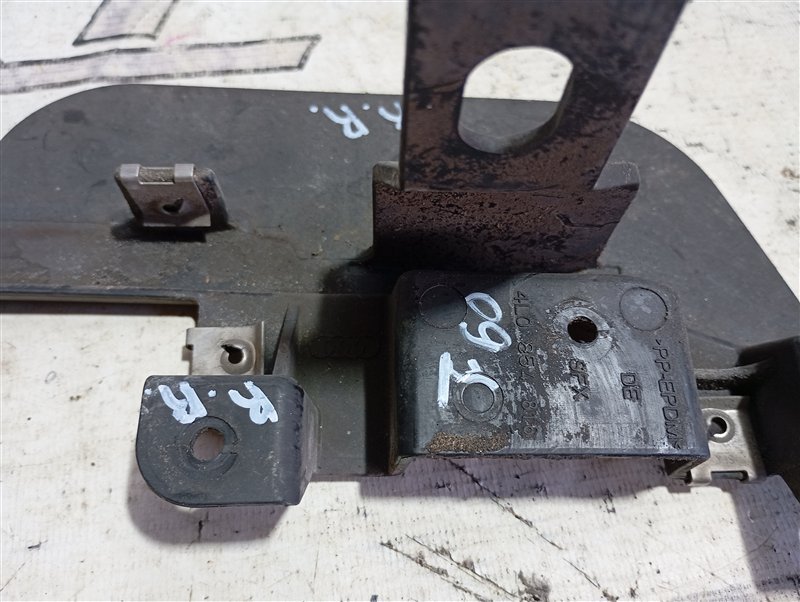 Брызговик Audi Q7 2010 4L