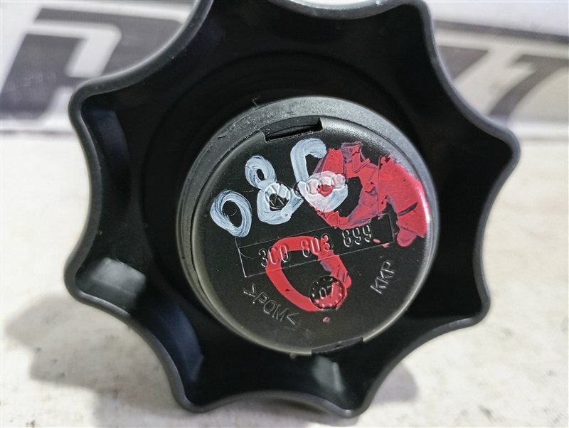 Болт крепления запасного колеса Volkswagen Passat 2008 B6