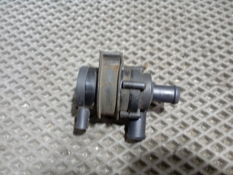 Помпа дополнительная Skoda YETI 2013