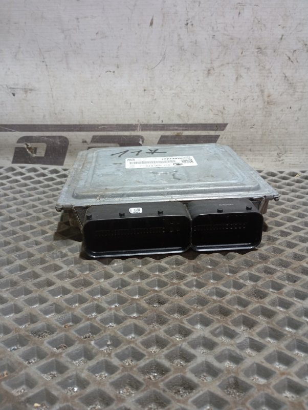 Блок управления двигателем Skoda YETI 2013