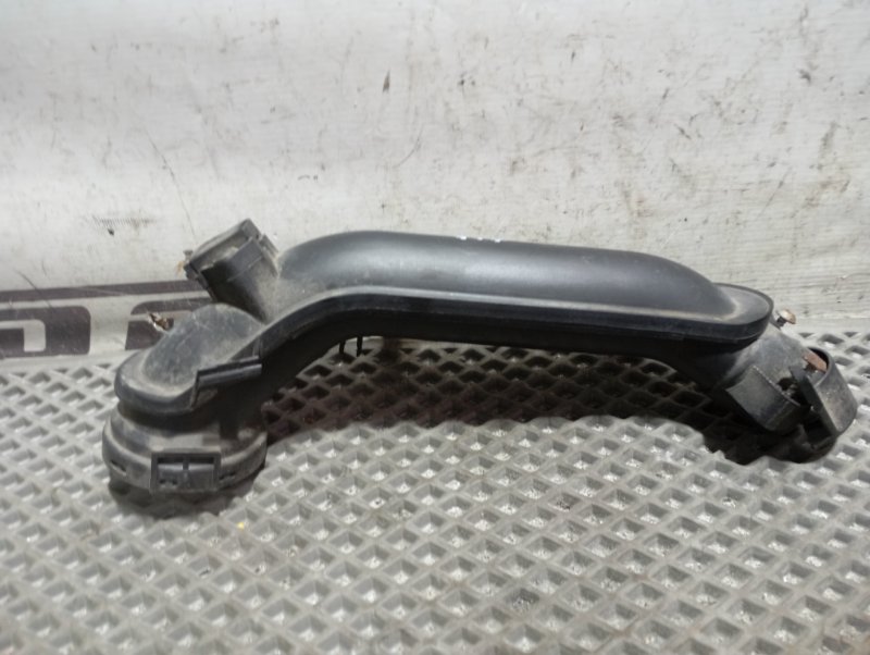 Патрубок интеркулера Skoda YETI 2013