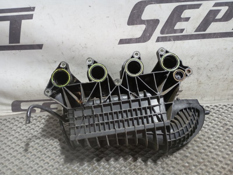 Коллектор впускной Skoda YETI 2013