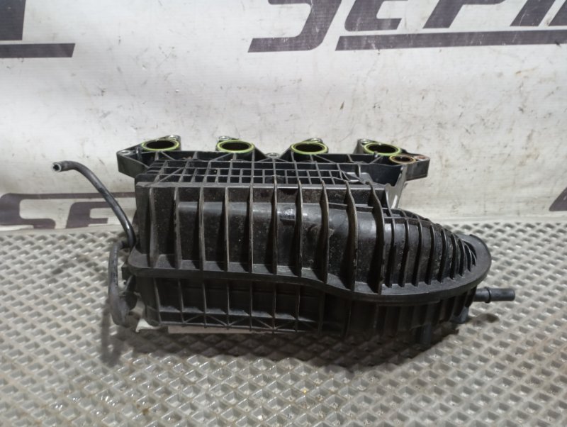 Коллектор впускной Skoda YETI 2013