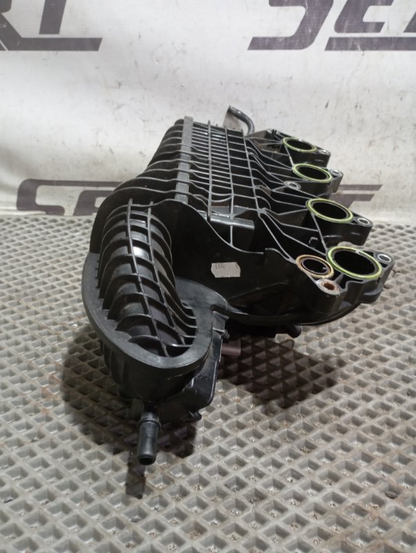 Коллектор впускной Skoda YETI 2013