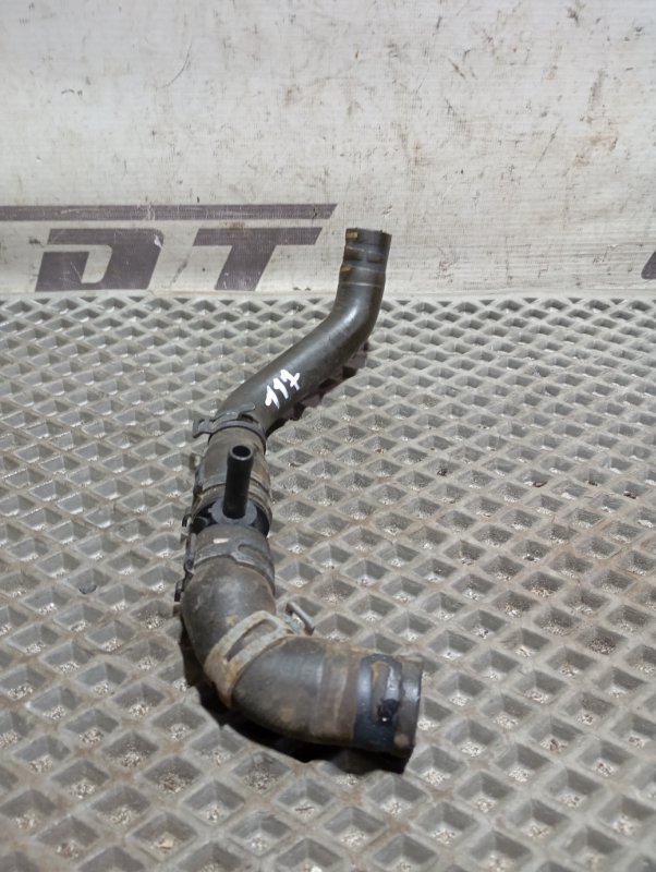 Патрубок системы охлаждения Skoda YETI 2013