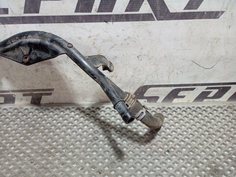 Патрубок системы охлаждения Skoda YETI 2013