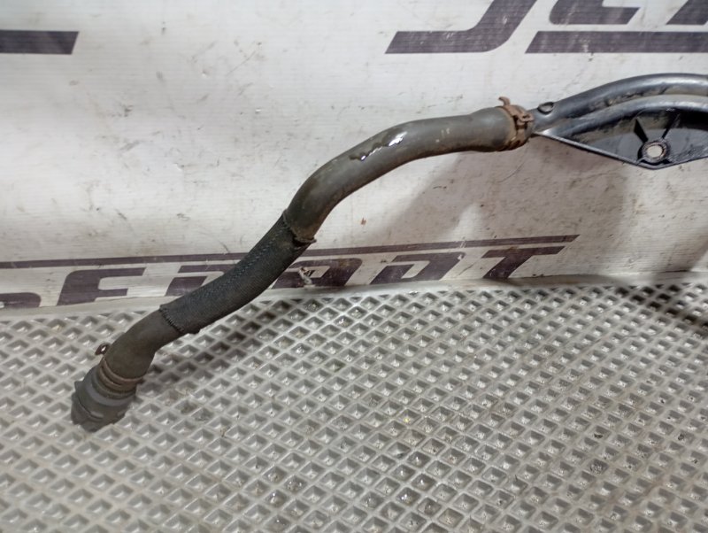 Патрубок системы охлаждения Skoda YETI 2013