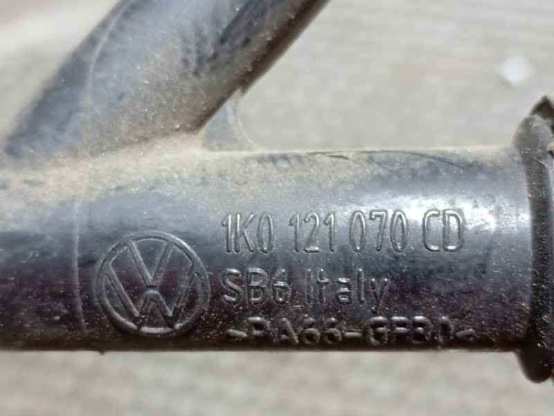 Патрубок системы охлаждения Skoda YETI 2013