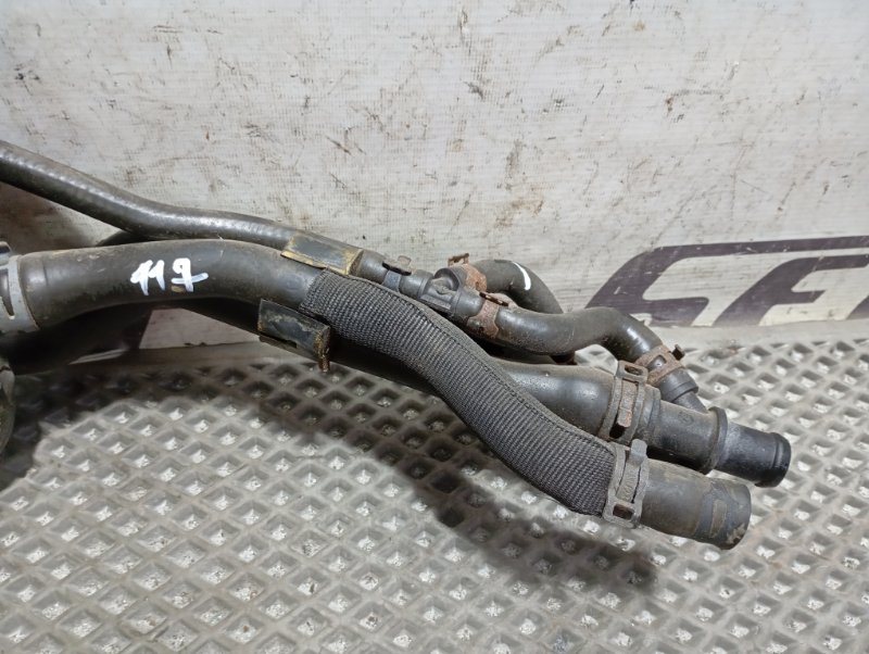 Патрубок системы охлаждения Skoda YETI 2013