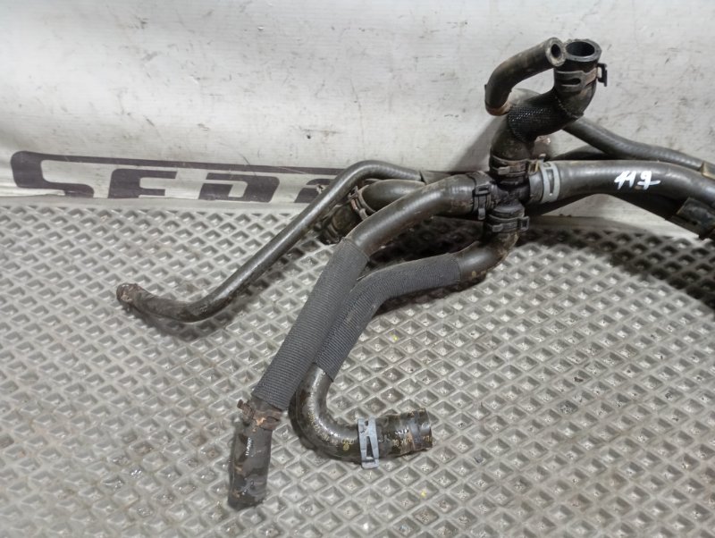 Патрубок системы охлаждения Skoda YETI 2013