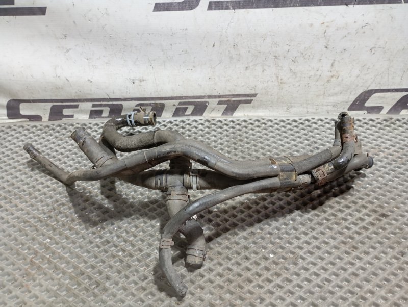 Патрубок системы охлаждения Skoda YETI 2013