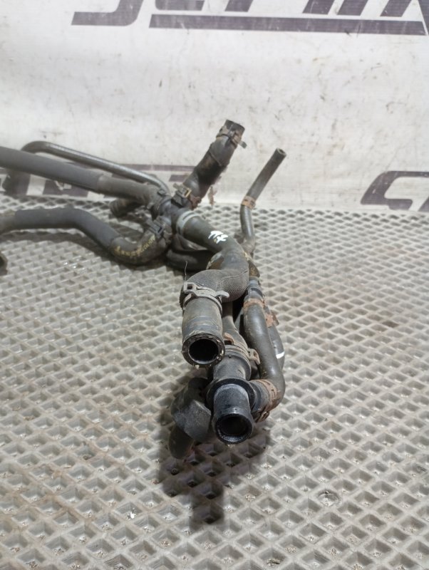 Патрубок системы охлаждения Skoda YETI 2013