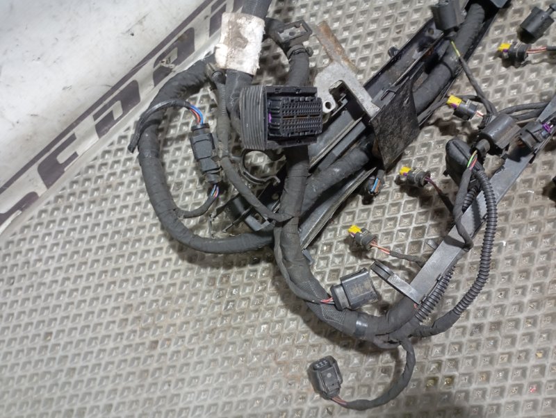 Проводка двигателя (коса) Skoda YETI 2013