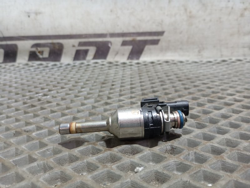 Форсунка топливная Skoda YETI 2013