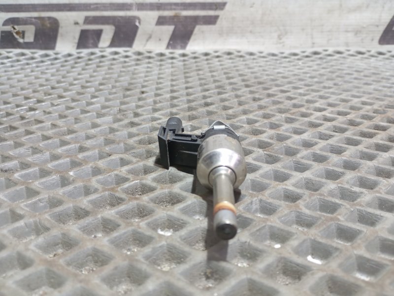 Форсунка топливная Skoda YETI 2013