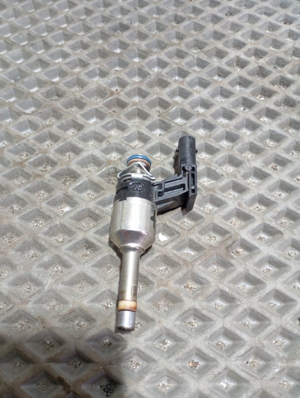 Форсунка топливная Skoda YETI 2013