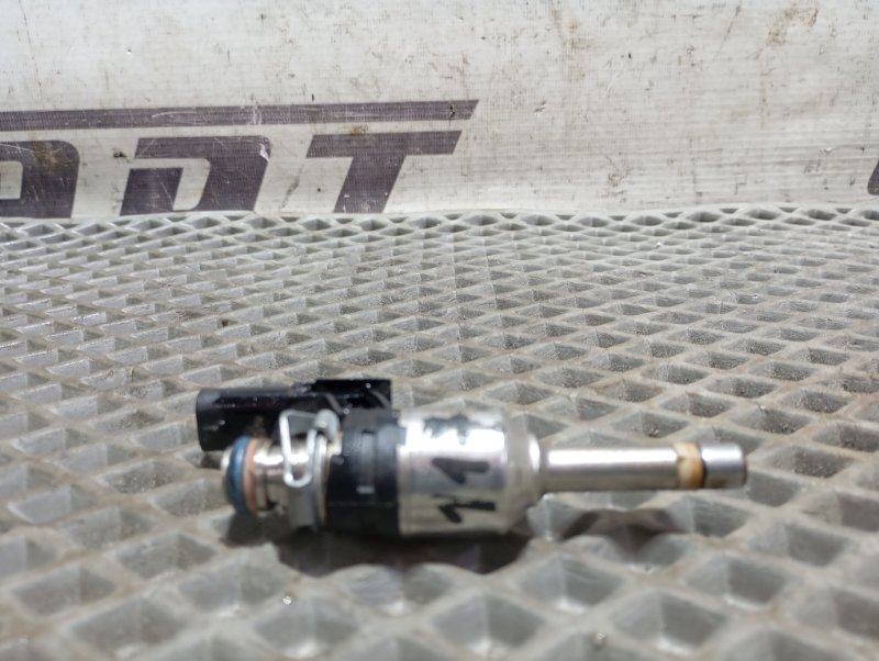 Форсунка топливная Skoda YETI 2013