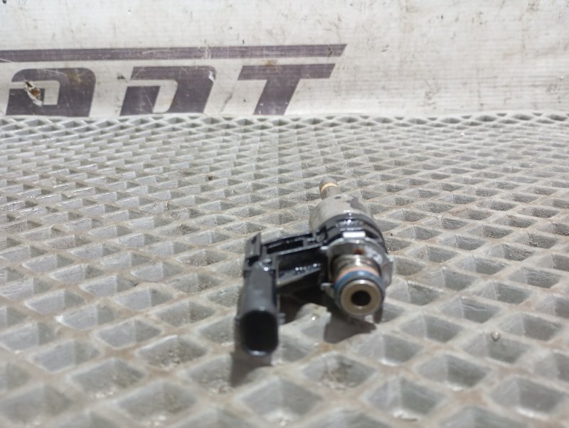 Форсунка топливная Skoda YETI 2013