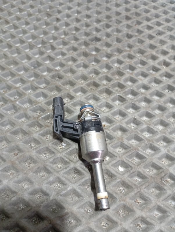 Форсунка топливная Skoda YETI 2013