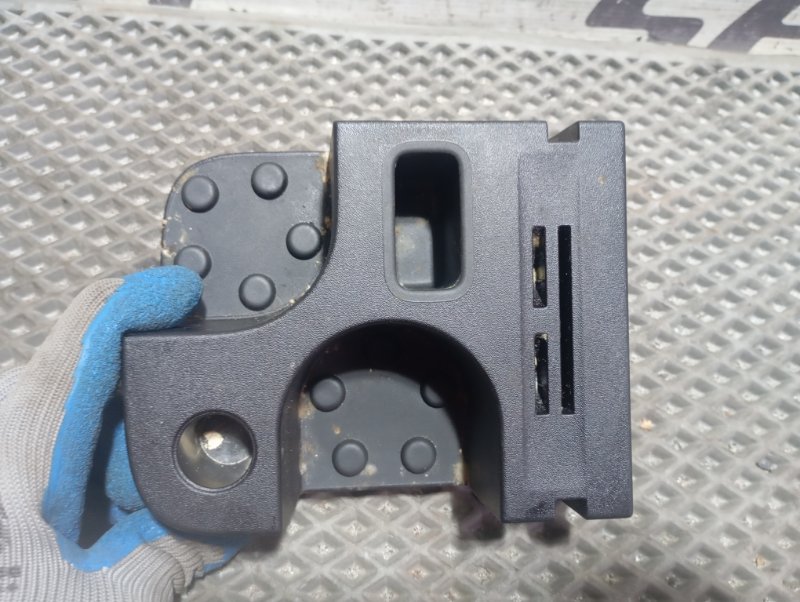 Подстаканник Skoda Karoq 2024