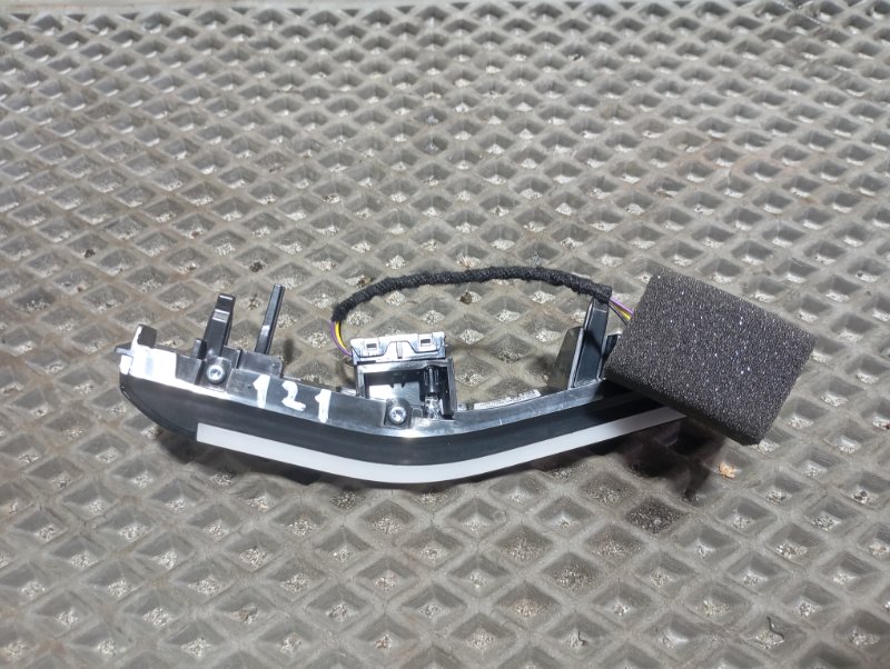 Накладка декоративная Skoda Karoq 2024