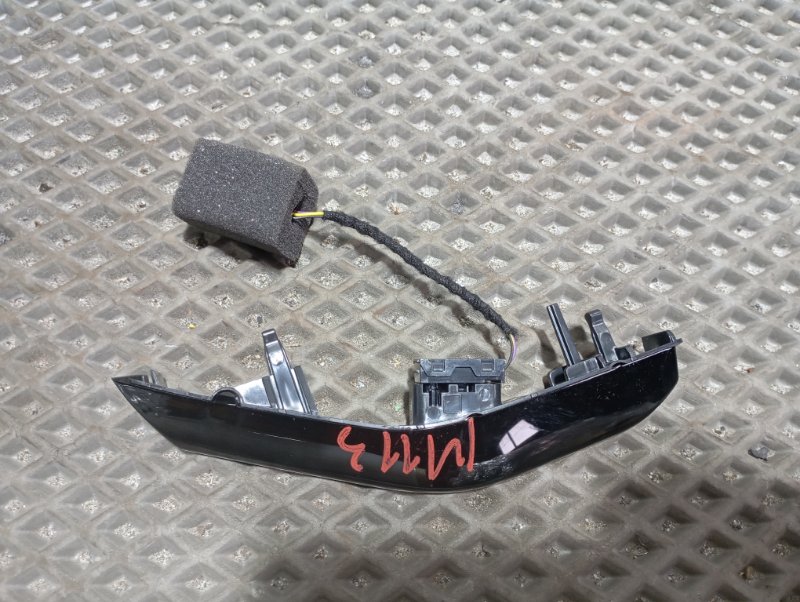 Накладка декоративная Skoda Karoq 2024