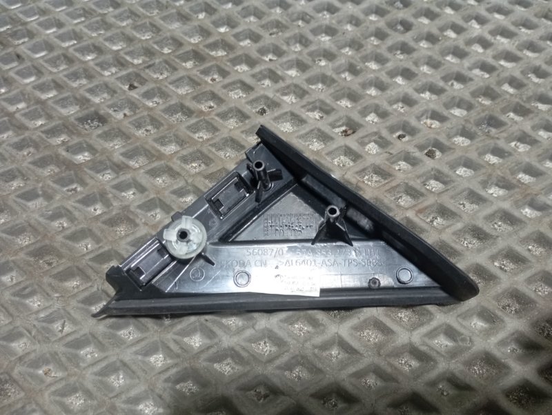 Накладка декоративная Skoda Karoq 2024