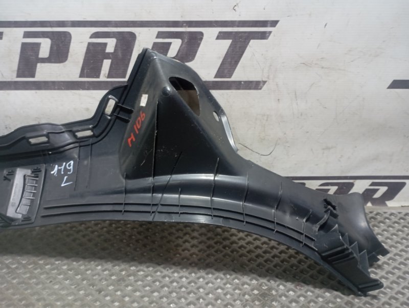 Обшивка стойки Skoda YETI 2015