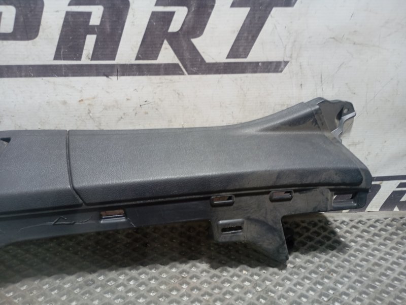 Обшивка стойки Skoda YETI 2015