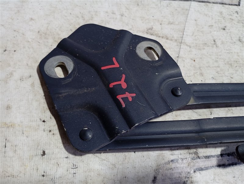 Петля капота Volkswagen Touran 2011 1T