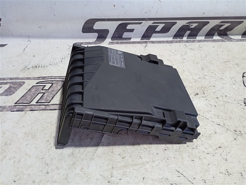 Крышка блока предохранителей Volkswagen Passat 2008 B6