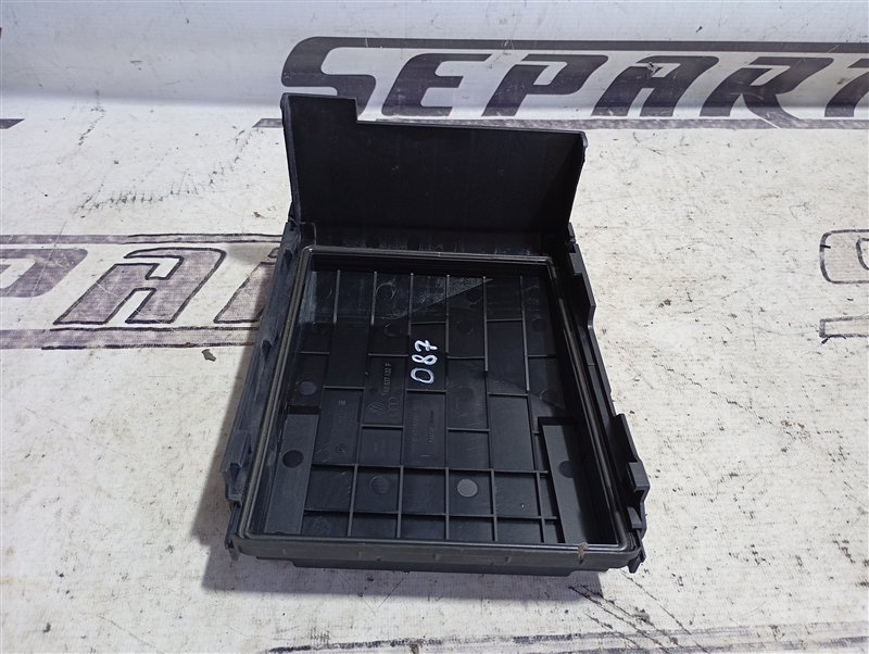 Крышка блока предохранителей Volkswagen Passat 2008 B6