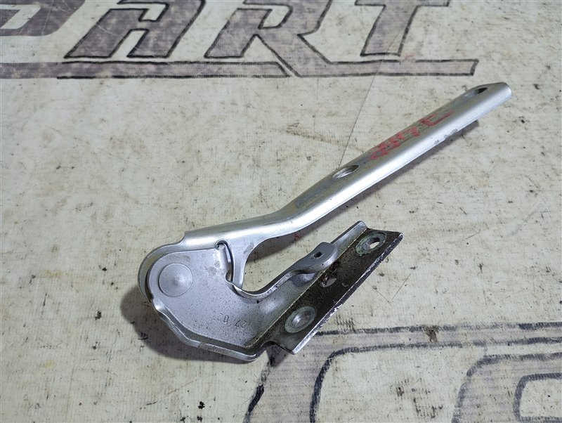 Петля капота Volkswagen Passat 2002 B5