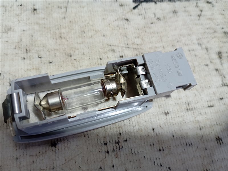 Плафоны салона Volkswagen Passat 2008 B6