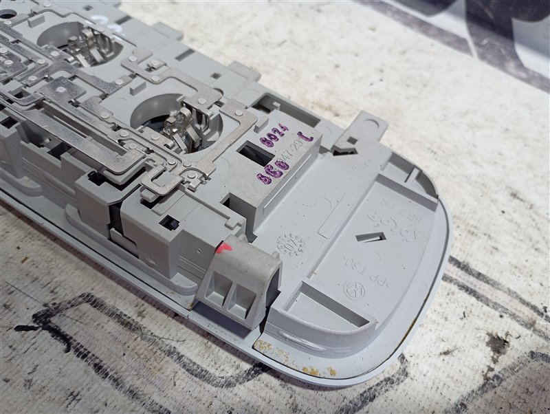 Плафон салона Volkswagen Passat 2008 B6