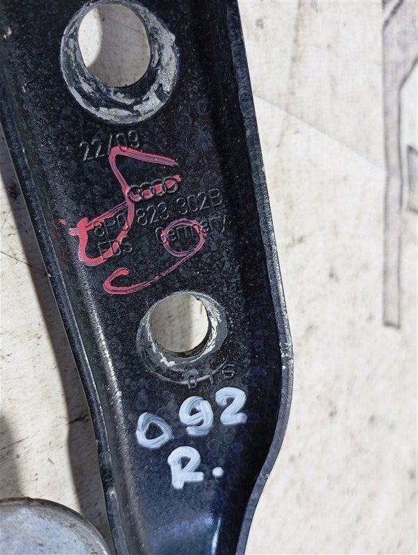 Петля капота Audi A3 2009 8P