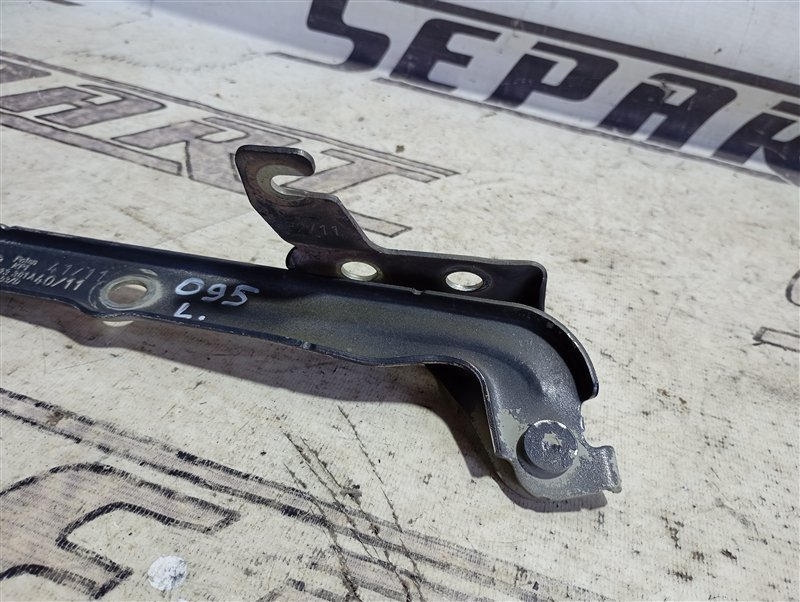 Петля капота Volkswagen Tiguan 2012 5N