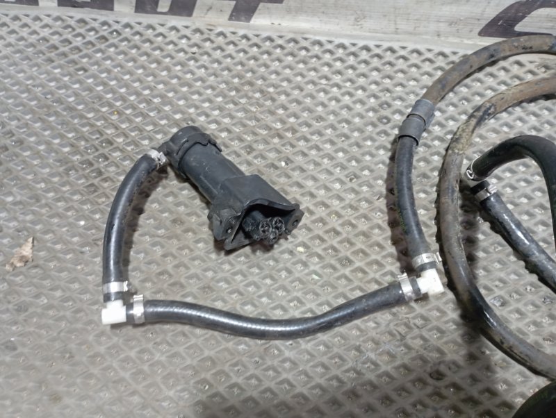 Шланг омывателя фар Audi A6 2010 C6