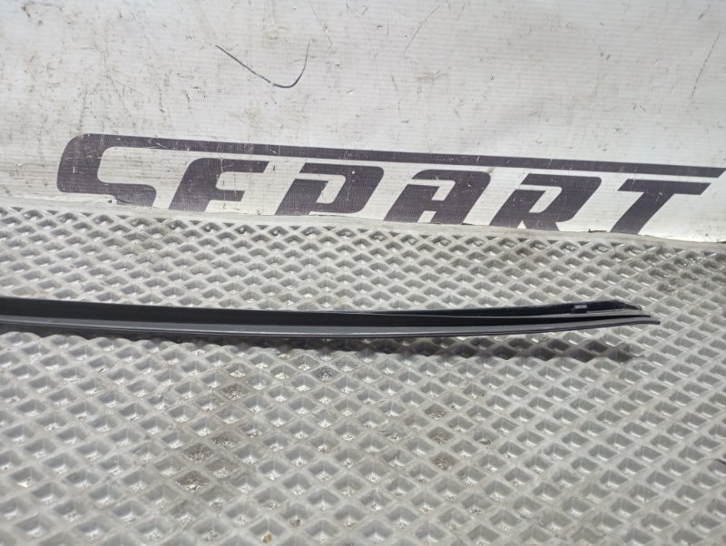 Молдинг лобового стекла Audi A4 2011 B8