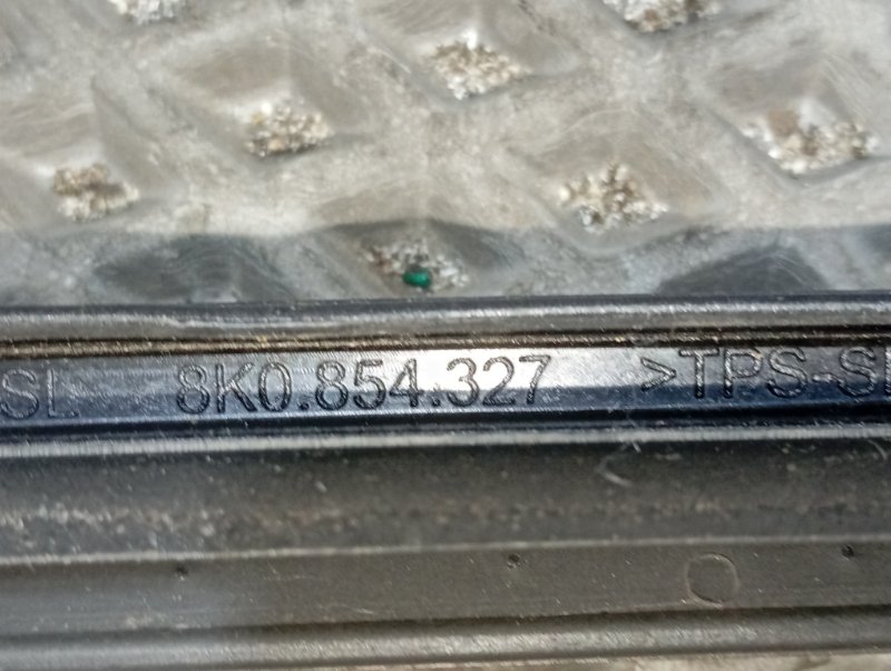 Молдинг лобового стекла Audi A4 2011 B8