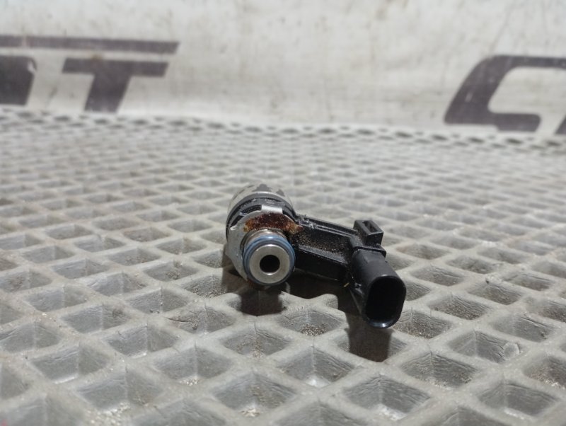 Форсунка топливная Skoda YETI 2013