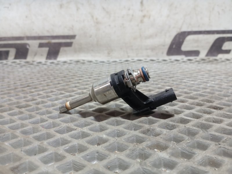 Форсунка топливная Skoda YETI 2013