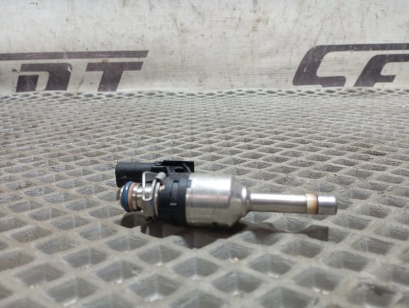 Форсунка топливная Skoda YETI 2013