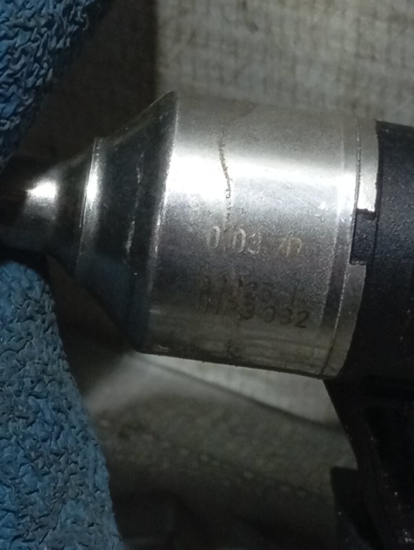 Форсунка топливная Skoda YETI 2013