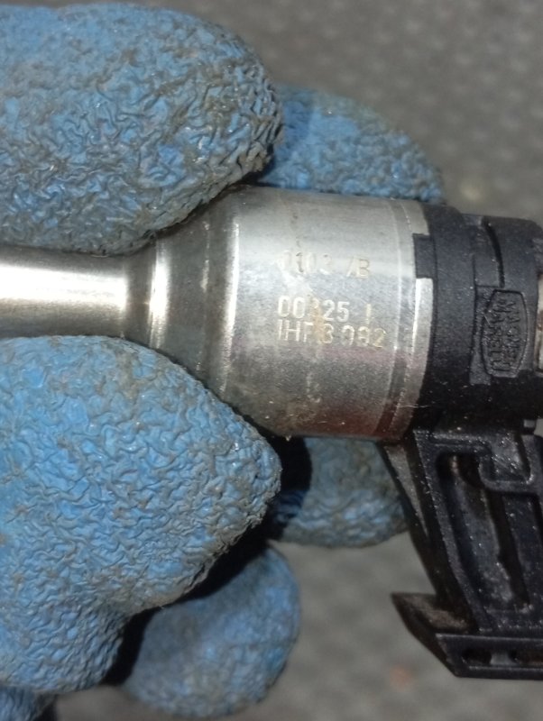 Форсунка топливная Skoda YETI 2013